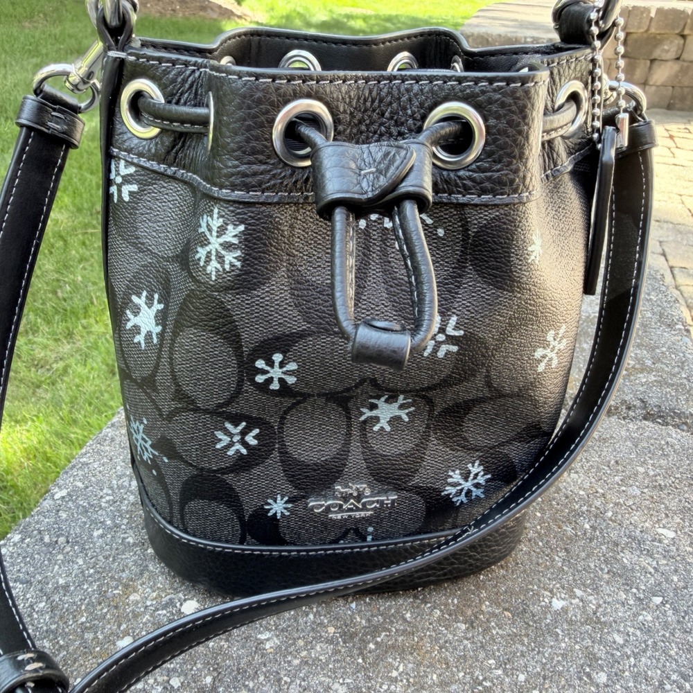 Coach CE587 Dempsey Bucket Bag Women Small Black Snowflake Excellent Signature
